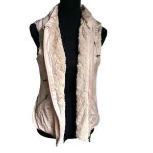 𝅺cabi Faux Fur Lined Zip Up Vest w/ zip pockets Soft Fabric Champagne Color SZ M